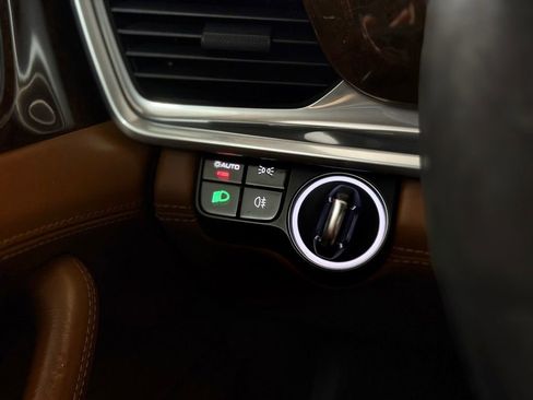 Used 2018 Porsche Panamera 4S image 22