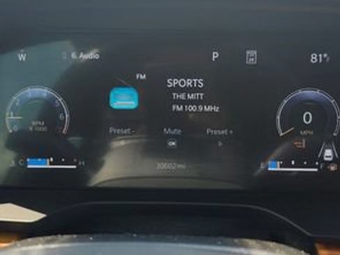 Used 2023 Jeep Grand Cherokee Summit AWD/4WD image 12