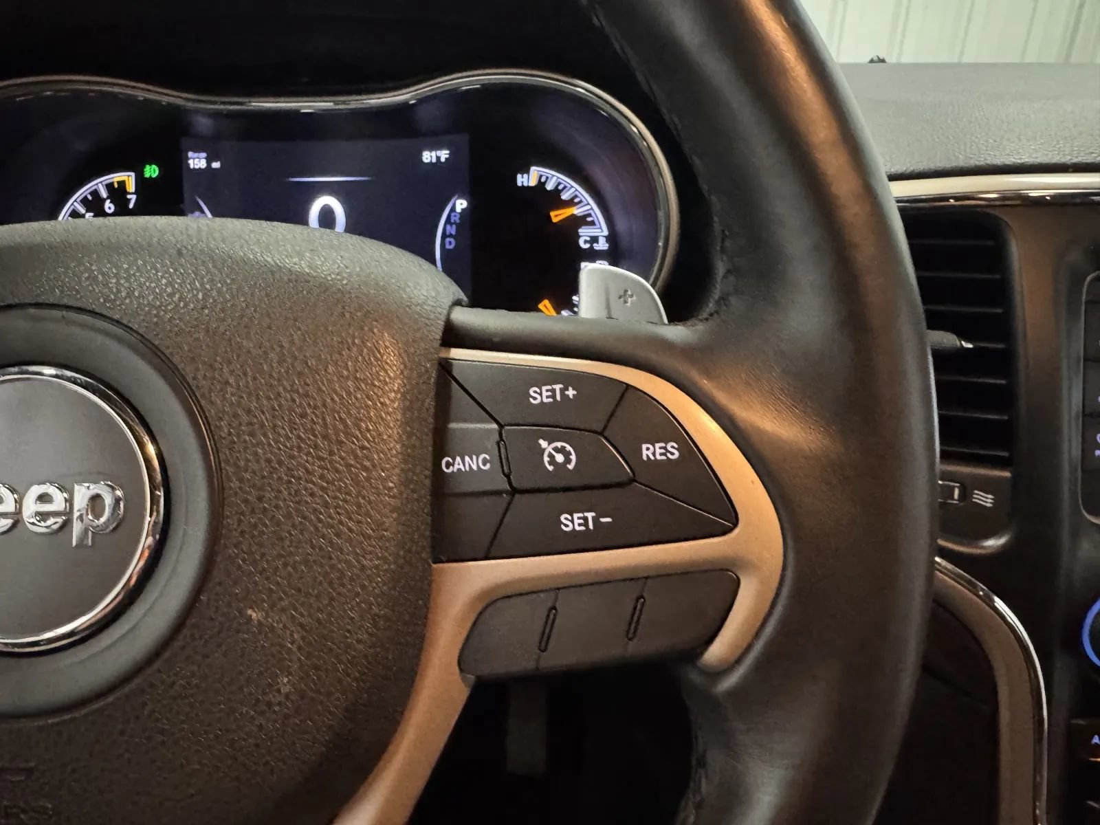 Used 2017 Jeep Grand Cherokee Laredo w/ Quick Order Package 23E AWD/4WD image 21
