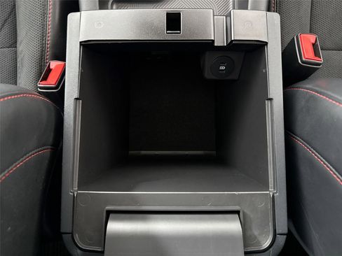 Used 2025 Ford Explorer ST image 34