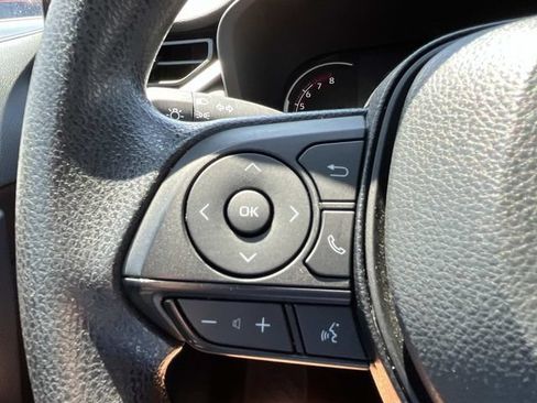 Used 2025 Toyota RAV4 XLE FWD image 35