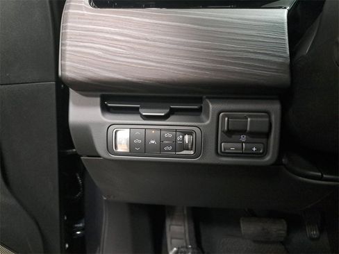 New 2025 GMC Sierra EV Denali image 28