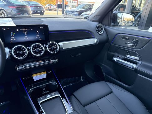 New 2026 Mercedes-Benz GLB 250 image 40