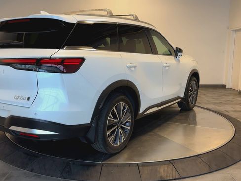 Certified 2026 INFINITI QX60 Luxe w/ Family Package image 8