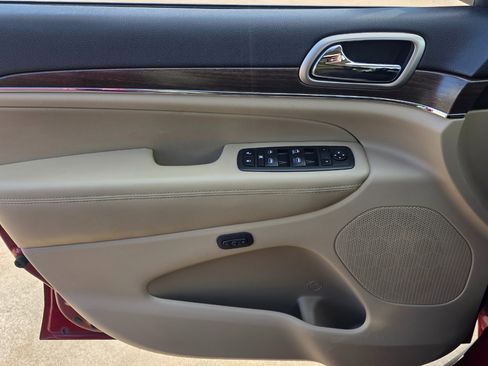 Used 2014 Jeep Grand Cherokee Limited image 13