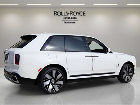 New 2026 Rolls-Royce Cullinan AWD/4WD image 2