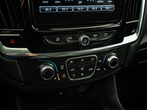 Used 2019 Chevrolet Traverse LT image 32