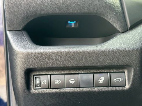 Used 2020 Toyota RAV4 XSE w/ XSE Grade Weather Package image 31