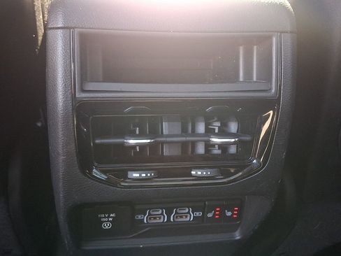 Used 2022 Jeep Grand Cherokee Limited AWD/4WD image 11
