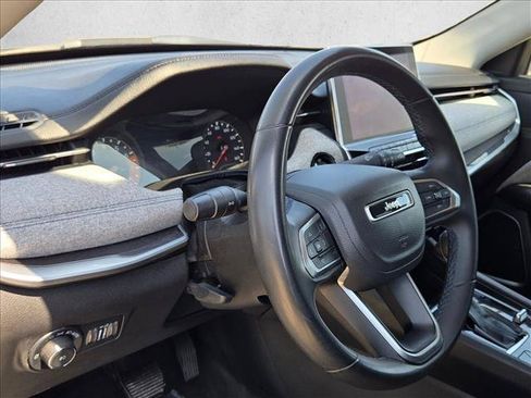 Used 2022 Jeep Compass Latitude AWD/4WD image 11