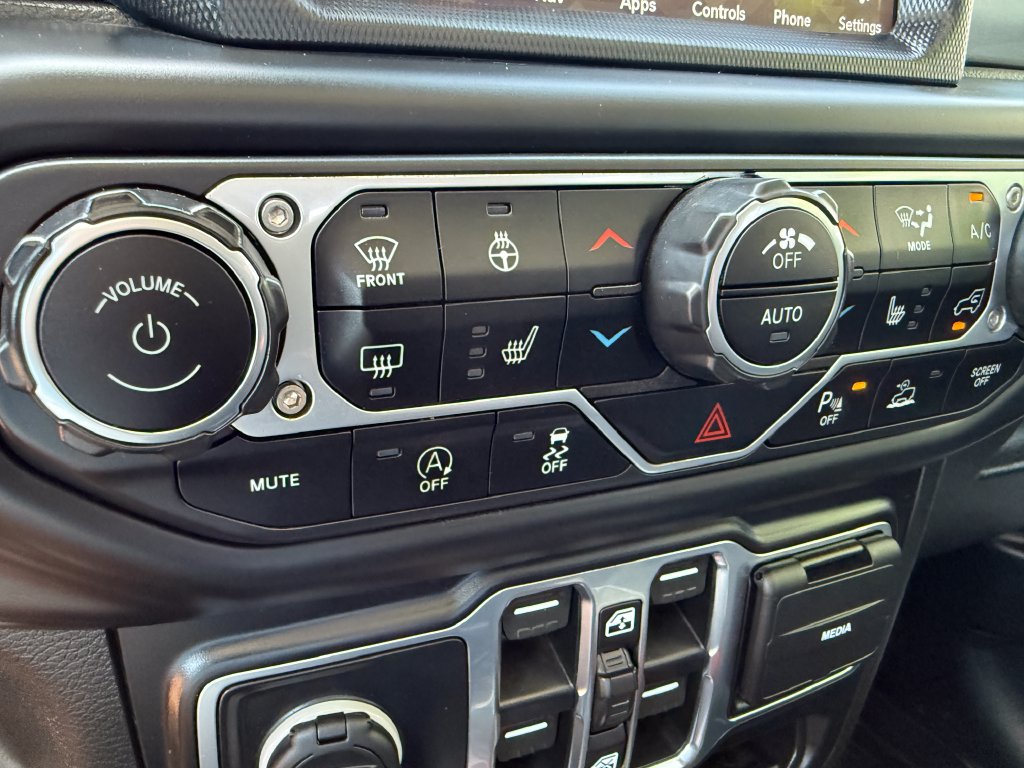 Used 2020 Jeep Gladiator Overland AWD/4WD image 22