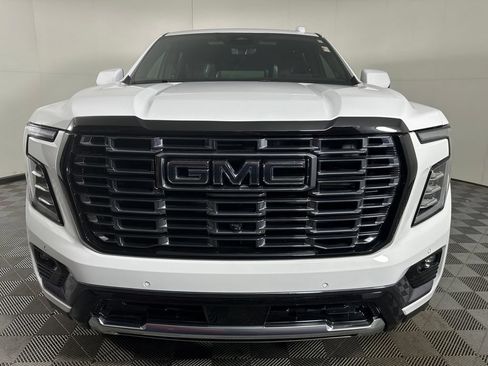 Used 2025 GMC Yukon Denali Ultimate AWD/4WD image 8