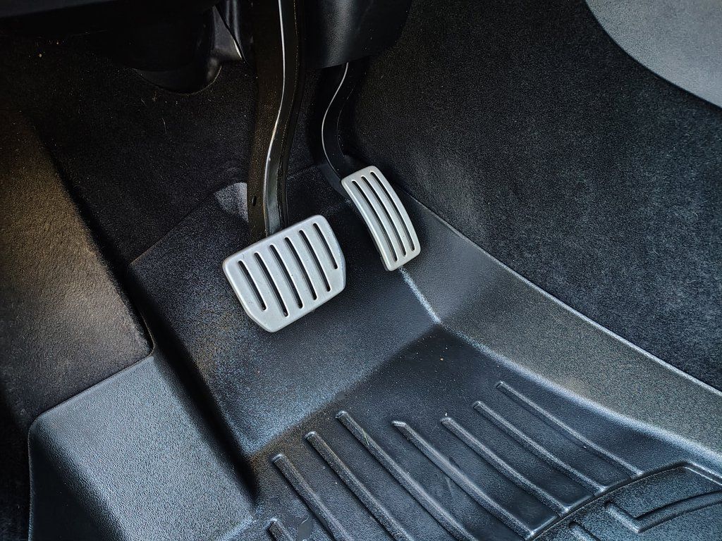 Used 2022 Tesla Model Y Performance AWD/4WD image 23