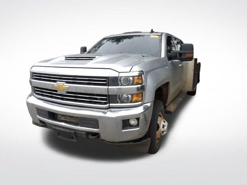 Used 2018 Chevrolet Silverado 3500 LT w/ LT Convenience Package AWD/4WD image 10