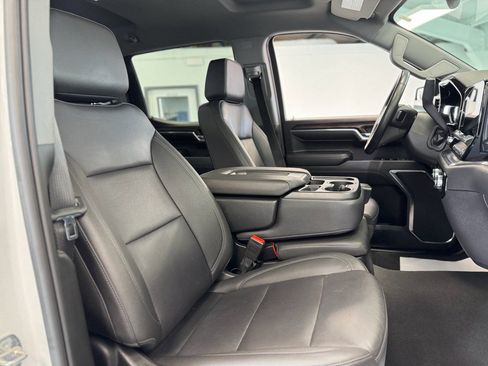 Used 2024 GMC Sierra 1500 SLT image 32