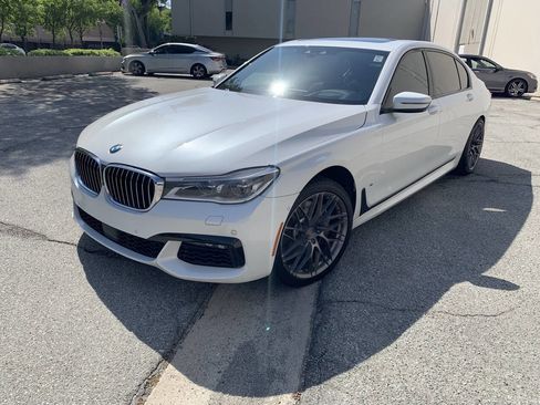 Used 2016 BMW 750i xDrive image 2