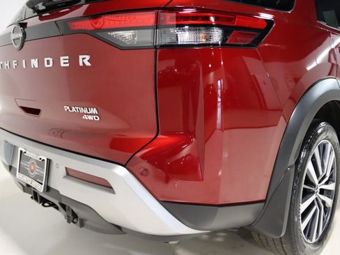 Used 2022 Nissan Pathfinder Platinum w/ Cargo Package image 9