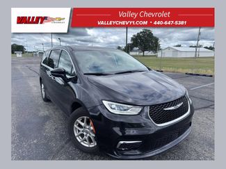 Used 2023 Chrysler Pacifica Touring-L FWD video 1