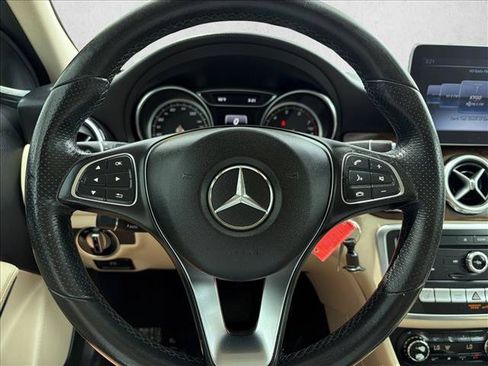 Used 2018 Mercedes-Benz GLA 250 image 8