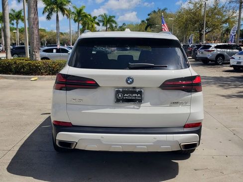 Used 2025 BMW X5 xDrive50e image 6