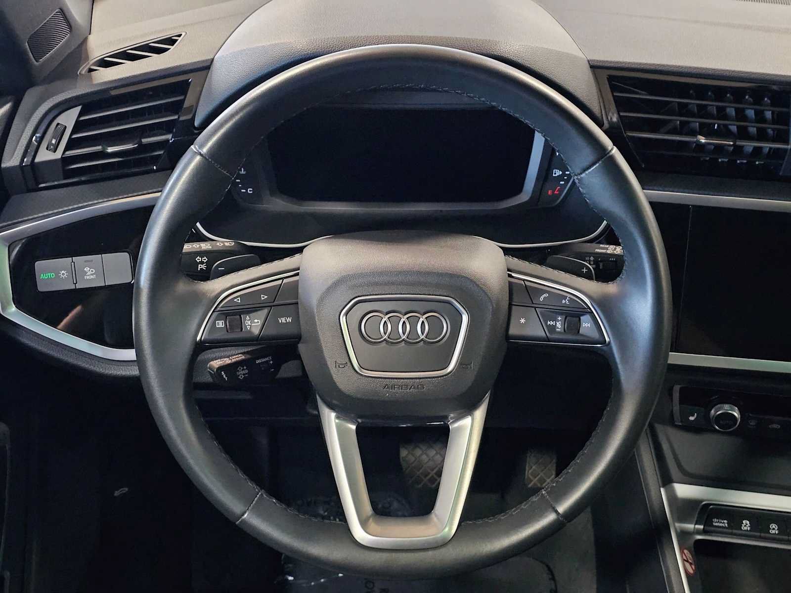 Used 2025 Audi Q3 2.0T Premium AWD/4WD image 21