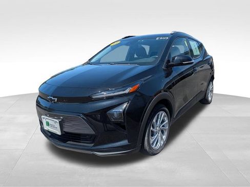Used 2023 Chevrolet Bolt EUV LT w/ Driver Confidence Package FWD image 3