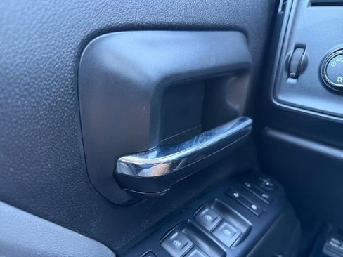 Used 2019 Chevrolet Silverado 1500 Custom w/ Custom Convenience Package AWD/4WD image 26