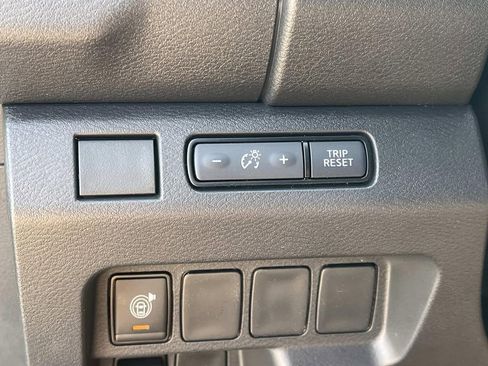New 2026 Nissan Frontier SV w/ Tow Package AWD/4WD image 32