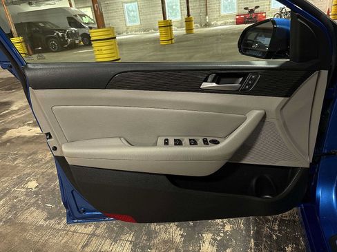 Used 2018 Hyundai Sonata Limited w/ Cargo Package FWD image 30