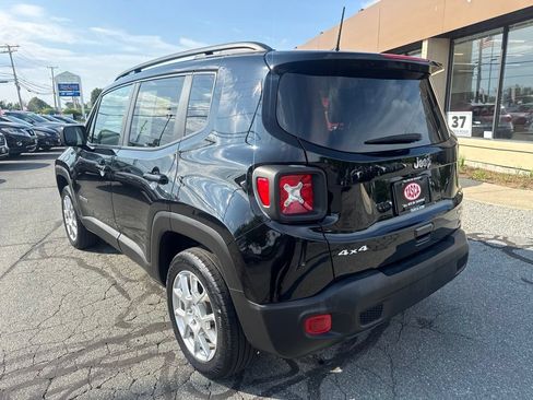 Used 2022 Jeep Renegade Latitude w/ Convenience Group AWD/4WD image 11