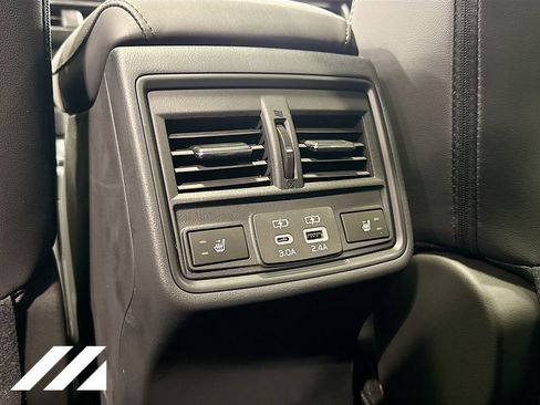 Used 2026 Subaru Outback Limited AWD/4WD image 27