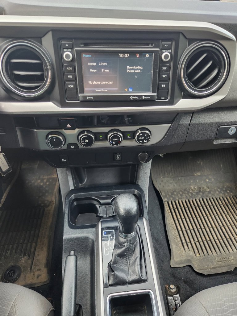 Used 2016 Toyota Tacoma SR5 w/ SR5 Appearance Package (SN) AWD/4WD image 12