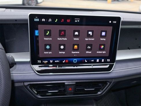 New 2026 Volkswagen Tiguan SE R-Line AWD/4WD image 19
