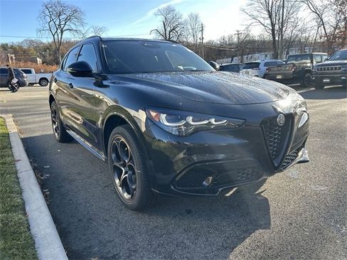 New 2025 Alfa Romeo Stelvio Sprint image 2