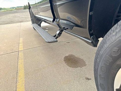 Used 2025 RAM 3500 Laramie AWD/4WD image 19