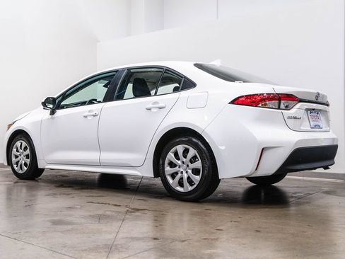 Certified 2025 Toyota Corolla LE FWD image 7