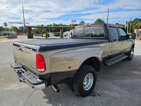 Used 2004 Ford F350 Lariat AWD/4WD image 6