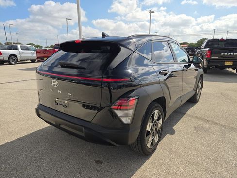 Used 2024 Hyundai Kona SEL FWD image 3