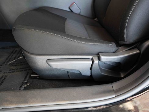 Used 2025 Nissan Sentra SV w/ Trunk Package image 12