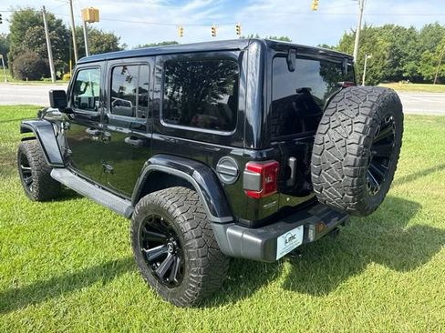 Used 2019 Jeep Wrangler Unlimited Sahara AWD/4WD image 5