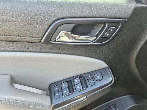 Used 2019 Chevrolet Suburban LT AWD/4WD image 12