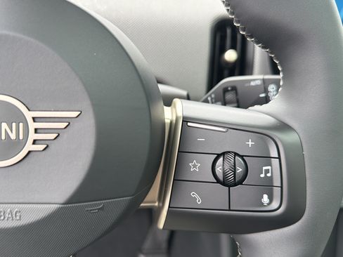 New 2026 MINI Cooper 4-Door Hardtop FWD image 32