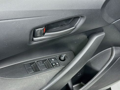 Used 2025 Toyota Corolla LE FWD image 15