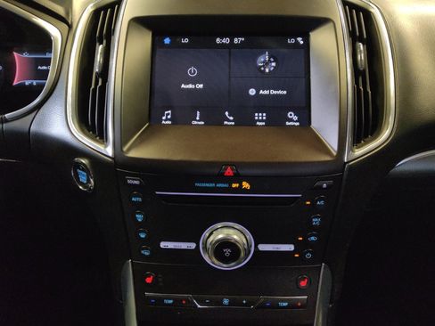 Used 2019 Ford Edge Titanium AWD/4WD image 25
