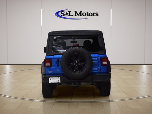 Used 2022 Jeep Wrangler Sport AWD/4WD image 7