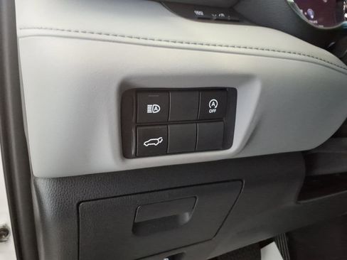 Used 2023 Toyota Highlander XLE AWD/4WD image 21
