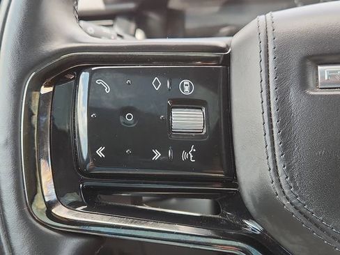 Used 2025 Land Rover Range Rover Velar Dynamic SE image 17