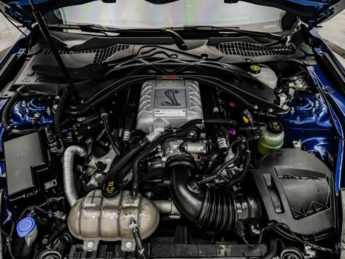 Used 2022 Ford Mustang Shelby GT500 w/ Technology Package image 3