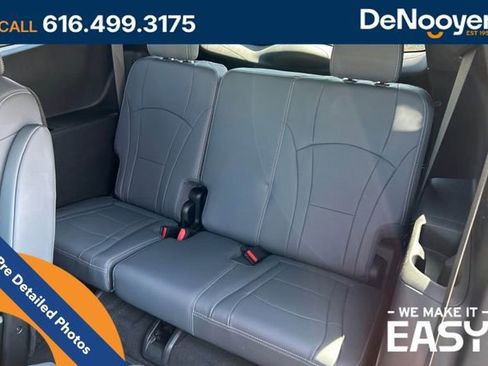 Used 2023 Buick Enclave Essence w/ Experience Buick Package AWD/4WD image 16