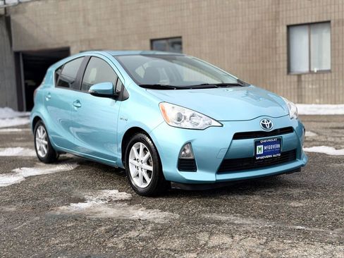 Used 2014 Toyota Prius C Three image 8